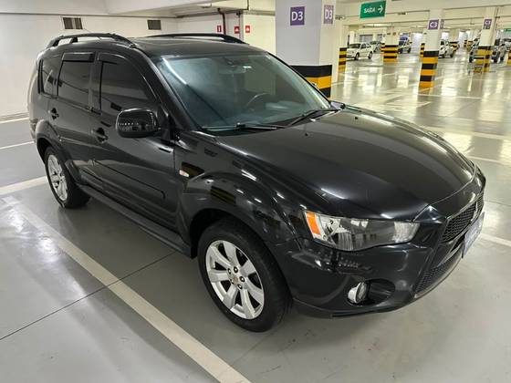 MITSUBISHI OUTLANDER 3.0 GT 4X4 V6 24V GASOLINA 4P AUTOMÁTICO MITSUBISHI OUTLANDER 3.0 GT 4X4 V6 24V GASOLINA 4P AUTOMÁTICO